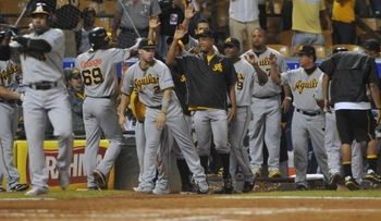 Águilas blanquean a los Leones del Escogido