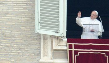 El papa exhorta abolir leyes que no dignifiquen al ser humano