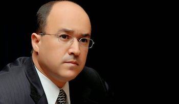Senadores acusan a Domínguez Brito de violar leyes y piden su renuncia