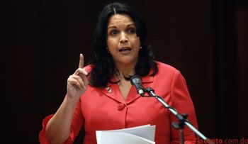 Minou reclama eliminar el "barrilitoâ? de senadores y diputados  