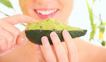 20 poderosos beneficios del aguacate para la belleza
