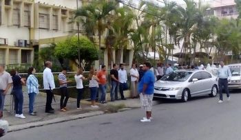 Reportan buena asistencia en colegios electorales en Santiago
