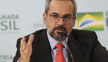 El ministro de Educación de Bolsonaro anuncia su renuncia en medio de crisis