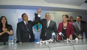 Miguel juramenta en el PRD a Ismael Reyes y 15 dirigentes del PDI