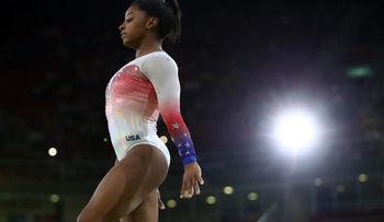 Simone Biles: yo también fui abusada por el exmédico del equipo de gimnasia de EE.UU.