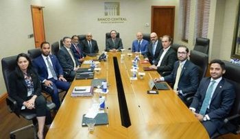 Valdez Albizu se reúne con ejecutivos de JPMorgan para evaluar aspectos puedan estrechar lazos con el BCRD y el sector financiero de la RD