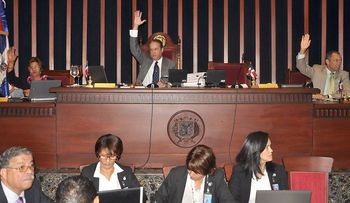 Senado dará este miércoles informe final venta acciones estatales en Antena Latina