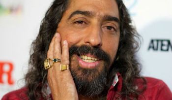 El Cigala recibe duras criticas por comportamiento â??extrañoâ? en programa de TV