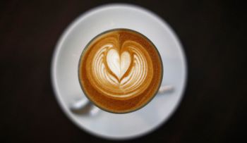 ¿Por qué las primeras horas de la mañana son el peor momento para tomar café?