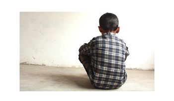 Un menor de 14 viola niño de 8 años, alegando que lo provocó; lo condenan a 2 meses de prisión
