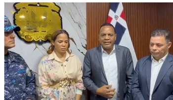 Kelvin Junior denuncia vandalismo contra su vehículo en Cotuí