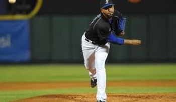 Valdez y Hernández conducen victoria de Tigres del Licey