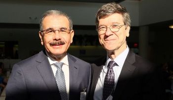 Danilo y Jeffey Sachs conversan en ONU