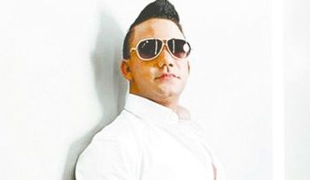 Elvis Martínez: â??Mi carrera cada día más va  en ascensoâ?