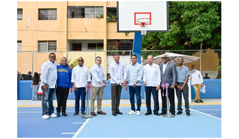 Banreservas remodela la cancha mixta en Villa Consuelo