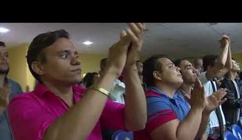 Un hombre prueba todo tipo de cura para quitarse la homosexualidad; fue aceptado en una Iglesia