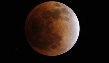 Descubren en la Luna 200 'madrigueras' para futuros astronautas
