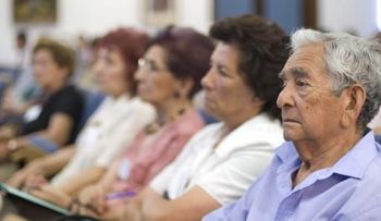 La soledad mata casi tanto como la pobreza entre los mayores 
