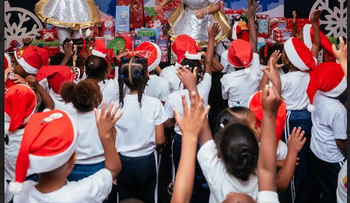 Más de cien sonrisas en la Navivelada de Fundación Altice
