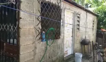 Haitianos prenden fuego a una vivienda con la familia completa dentro