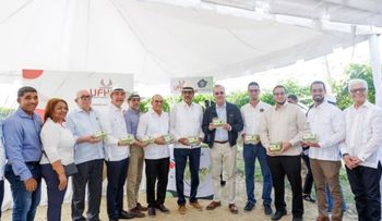 Abinader inaugura dos naves industriales en zona franca de San Juan que generan 500 empleos