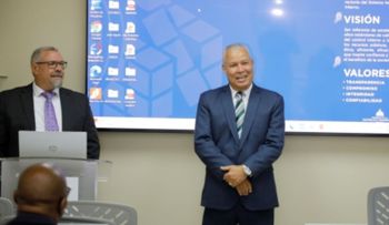 Contraloría capacita a unos 100 abogados sobre nueva resolución de contratos públicos