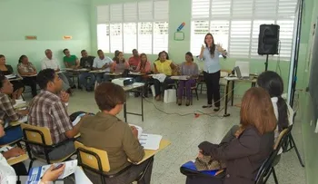 Imparten taller financiero en Higüey