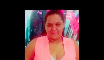 Una mujer se fuga con una lesbiana que la "sonsacó" por las redes sociales, y deja a su esposo y sus dos hijos