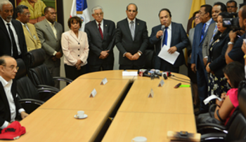 Partidos piden JCE obligue al Gobierno asignar dinero que les corresponde por ley 