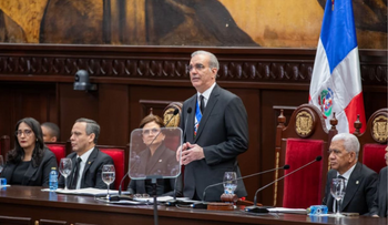 Abinader llama a fortalecer la democracia