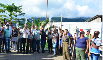 FEDA dona plántulas y herramientas a caficultores del sur