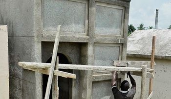 Constructores de tumbas se agrupan en sindicatos