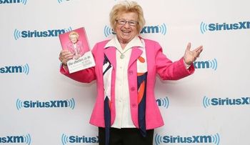 A sus 90 años, terapista sexual Ruth Westheimer dice que no planea retirarse 