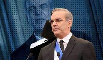En una maniobra política sorprendente, Abinader anuncia que va por la reelección para superar crisis y desafíos
