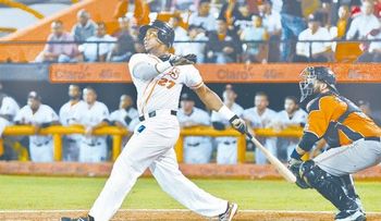 Estrellas ganan el primero de 2015; Gigantes derrotan a los Toros 