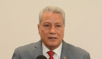 Gobierno gestiona buscar otras fuentes para generar impuestos, que conllevaría rebaja precios combustibles 