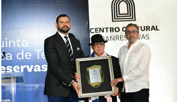 Banreservas reconoce a Giovanny Cruz por su trayectoria