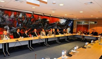 Valdez Albizu se reúne con la Unión Nacional de Empresarios