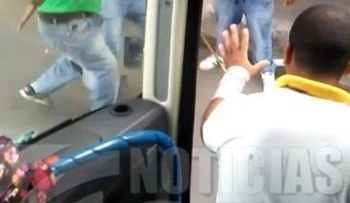 Varias personas heridas durante trifulca con machetes, palo y armas, por control ruta de guagua en SPM