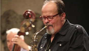 Muere en España saxofonista Marcelo Peralta por coronavirus