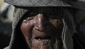 Hallan anciano de 123 años en una aldea de Bolivia