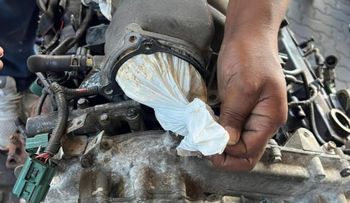 DGA decomisa más de 8,000 municiones ocultas en motor de vehículo