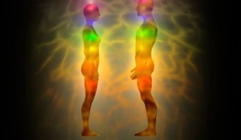 Estudios demuestran que los seres humanos absorben energía de otras personas