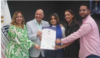 CTC gradúa a 350 jóvenes y fortalece la tecnología en Sabana Perdida