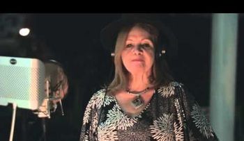 Madre del procurador Domínguez Brito celebra 80 años cantando dembow (VIDEO)