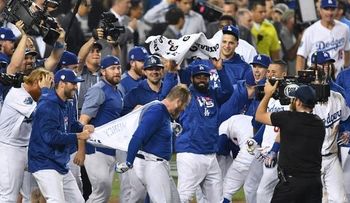  Medias Rojas de Boston y Dodgers jugaron el partido más largo historia de Serie Mundial