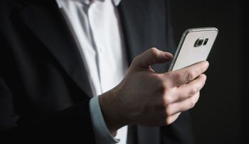 Descubre si tu chico o chica te pega "cuernos" por Facebook