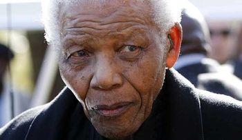 Mandela sigue en estado grave pero estable por una recaída de una infección pulmonar
