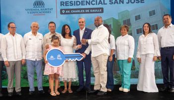 Abinader entrega 700 apartamentos en Santo Domingo Norte