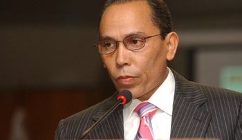 Radhamés Jiménez encabeza defensa del alcalde acusado de desfalco